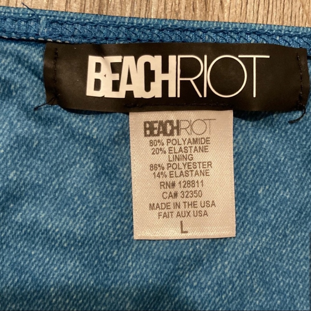 Beach Riot Bikini. Medium and Large - Picture 11 of 11